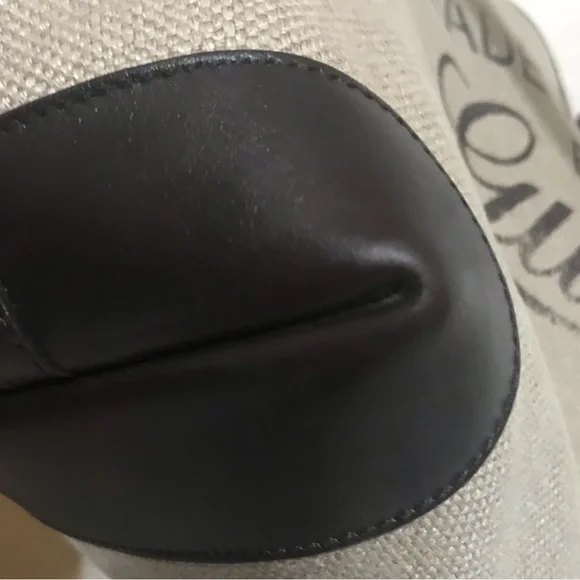 Hot Find! Gucci Signature Tote - Rare Collectable, Made in Italy, Like New - Picture 11 of 15